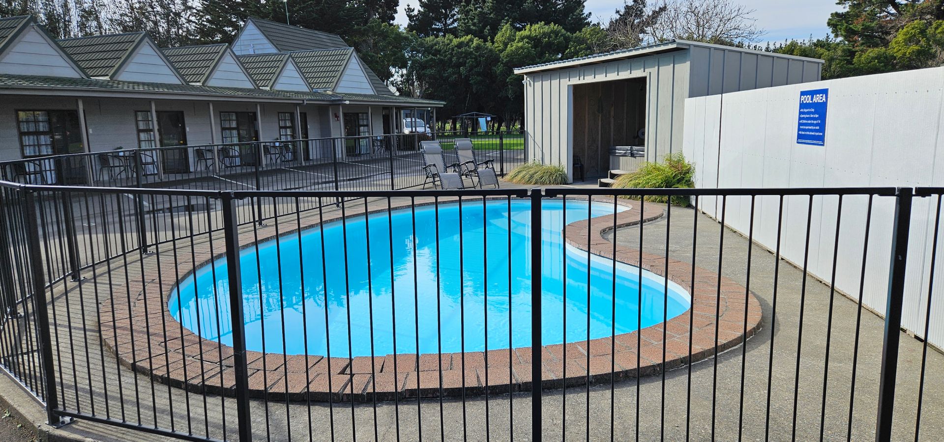 Accommodation in Bulls