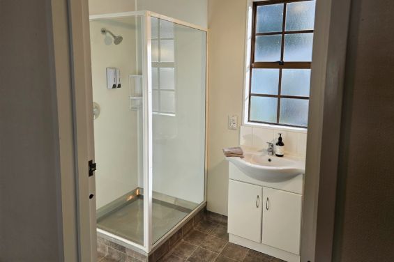 Studio Unit - bathroom